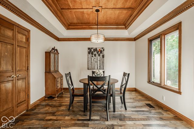 9037 Pinecreek Way, Indianapolis, IN 46256