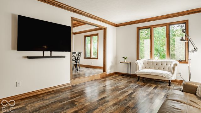 9037 Pinecreek Way, Indianapolis, IN 46256