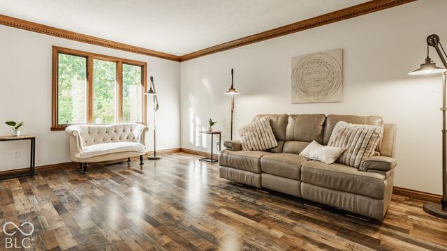 9037 Pinecreek Way, Indianapolis, IN 46256