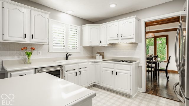 9037 Pinecreek Way, Indianapolis, IN 46256