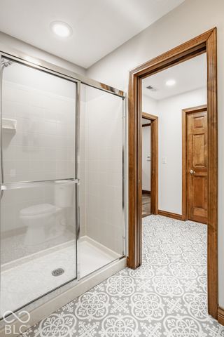 9037 Pinecreek Way, Indianapolis, IN 46256
