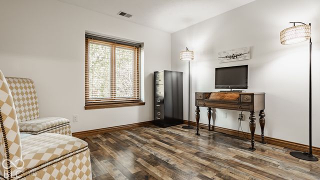 9037 Pinecreek Way, Indianapolis, IN 46256
