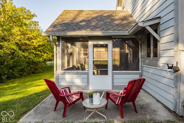 9037 Pinecreek Way, Indianapolis, IN 46256