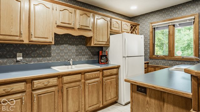 9037 Pinecreek Way, Indianapolis, IN 46256
