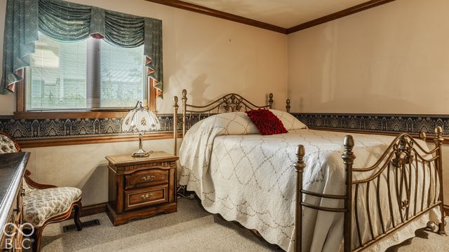 9037 Pinecreek Way, Indianapolis, IN 46256