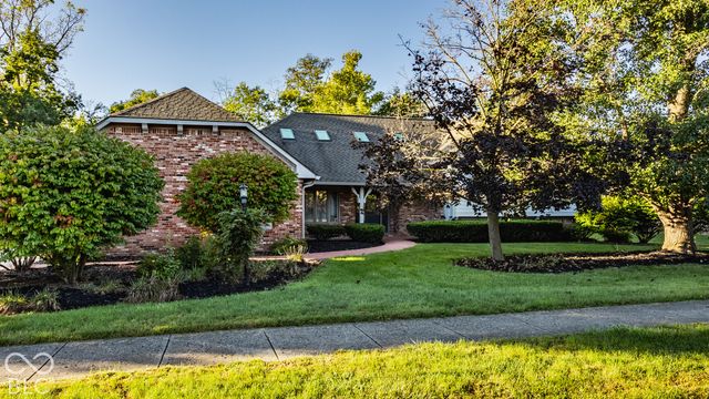 9037 Pinecreek Way, Indianapolis, IN 46256