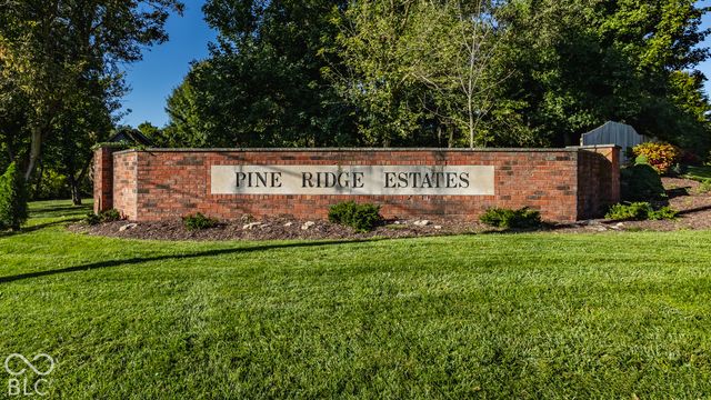 9037 Pinecreek Way, Indianapolis, IN 46256