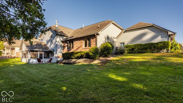 9037 Pinecreek Way, Indianapolis, IN 46256