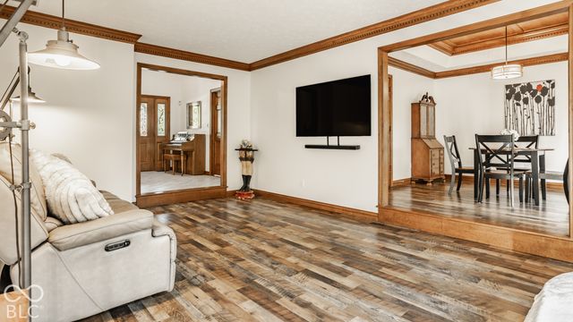 9037 Pinecreek Way, Indianapolis, IN 46256