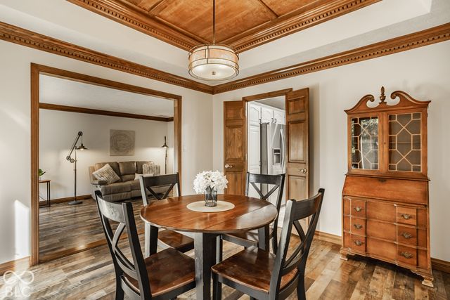 9037 Pinecreek Way, Indianapolis, IN 46256