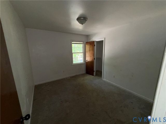 1607 Old Iron Rd, Hopewell, VA 23860