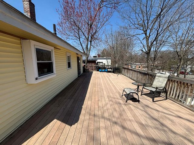 148 Pond St, Leominster, MA 01453