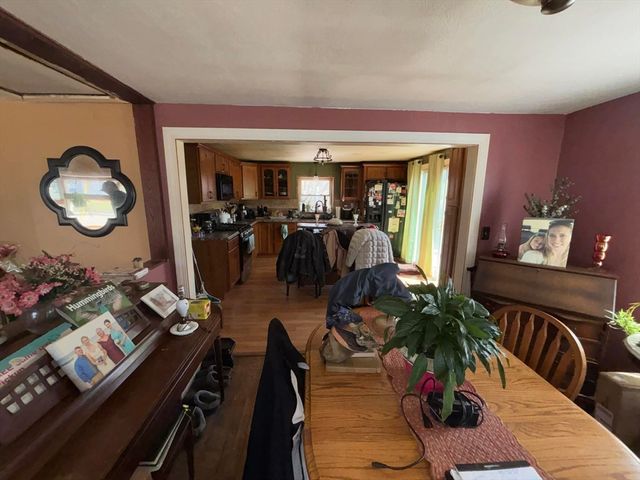 148 Pond St, Leominster, MA 01453