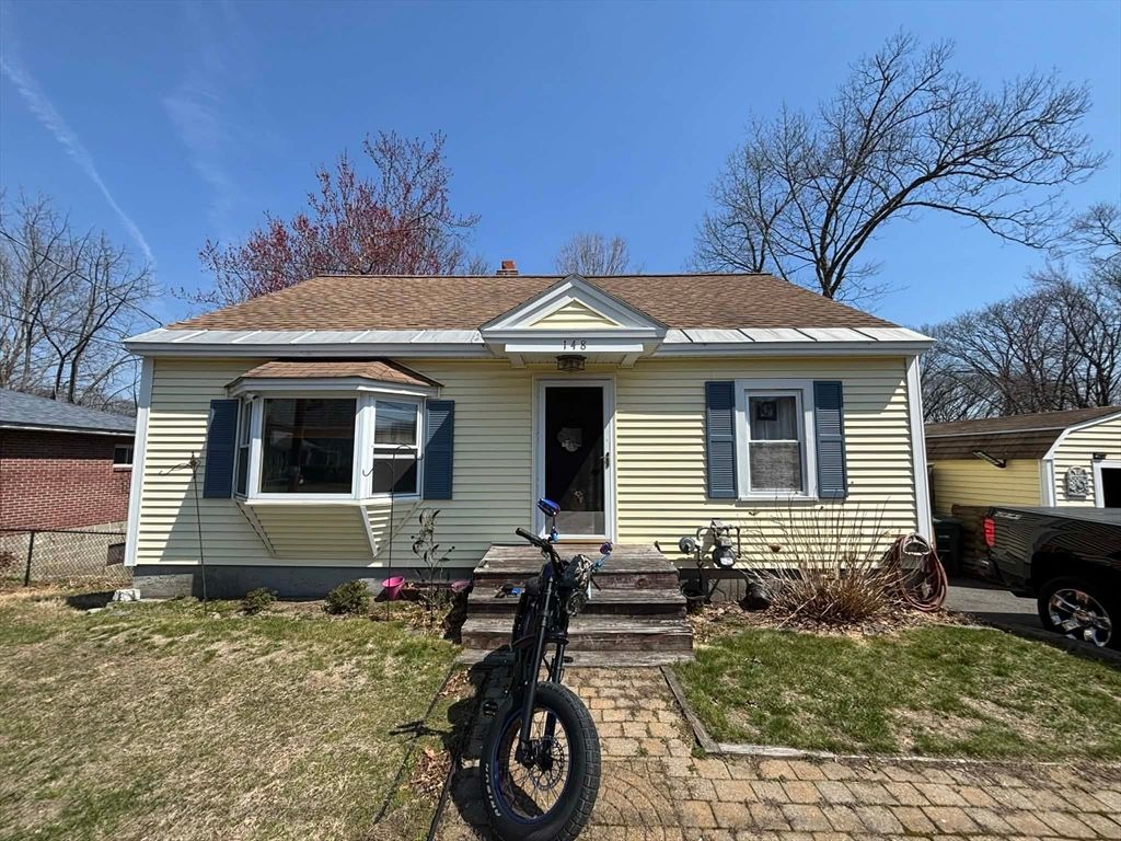 148 Pond St, Leominster, MA 01453