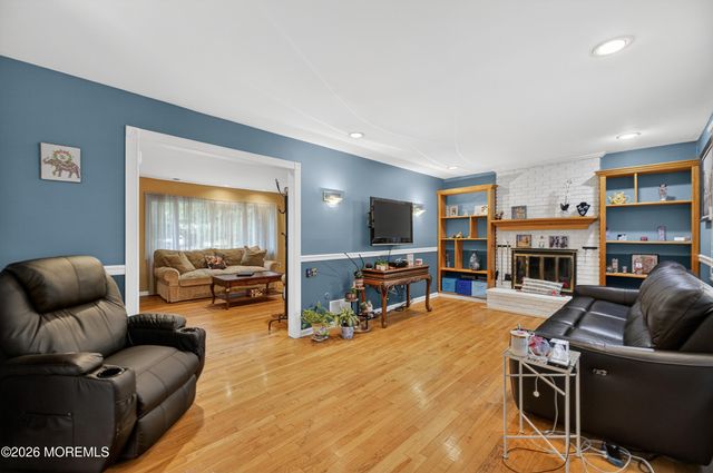 7 Kingston Terrace, Morganville, NJ 07751