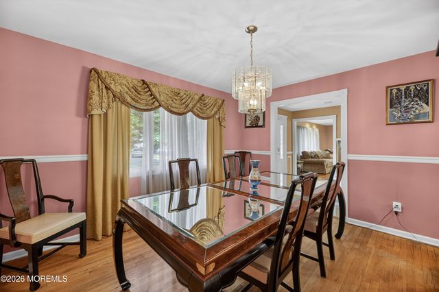 7 Kingston Terrace, Morganville, NJ 07751
