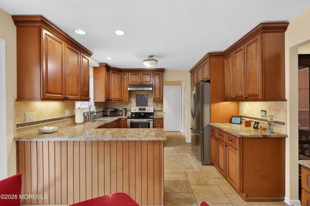 7 Kingston Terrace, Morganville, NJ 07751
