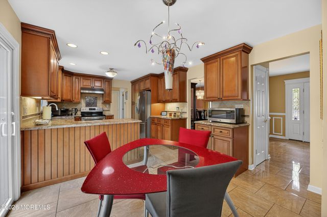 7 Kingston Terrace, Morganville, NJ 07751