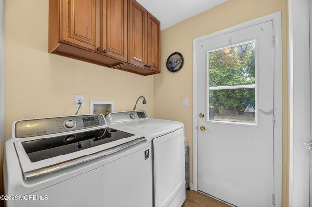7 Kingston Terrace, Morganville, NJ 07751