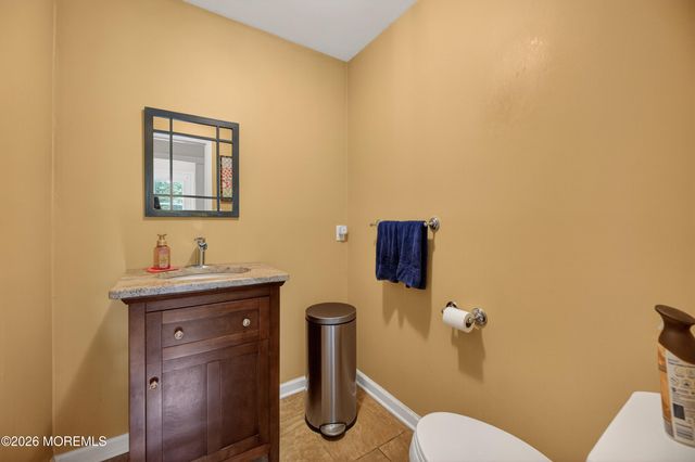7 Kingston Terrace, Morganville, NJ 07751