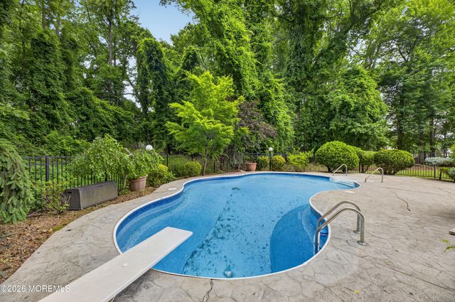7 Kingston Terrace, Morganville, NJ 07751