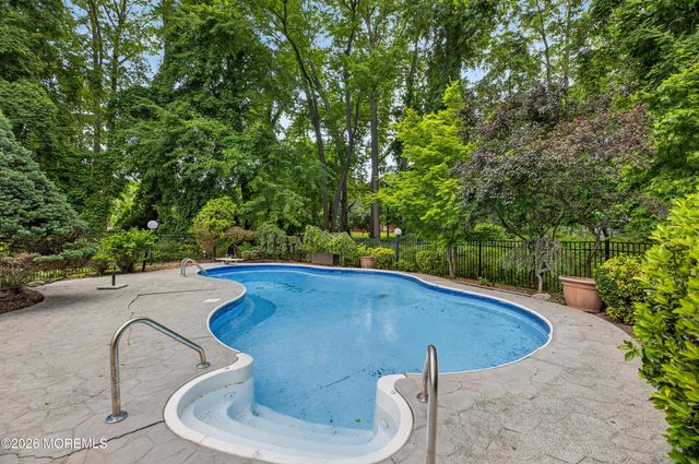 7 Kingston Terrace, Morganville, NJ 07751
