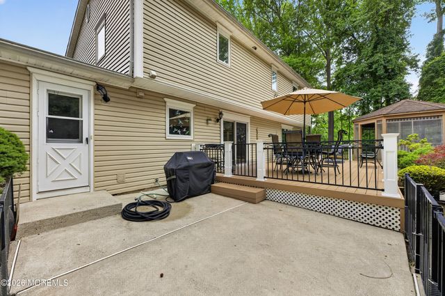 7 Kingston Terrace, Morganville, NJ 07751
