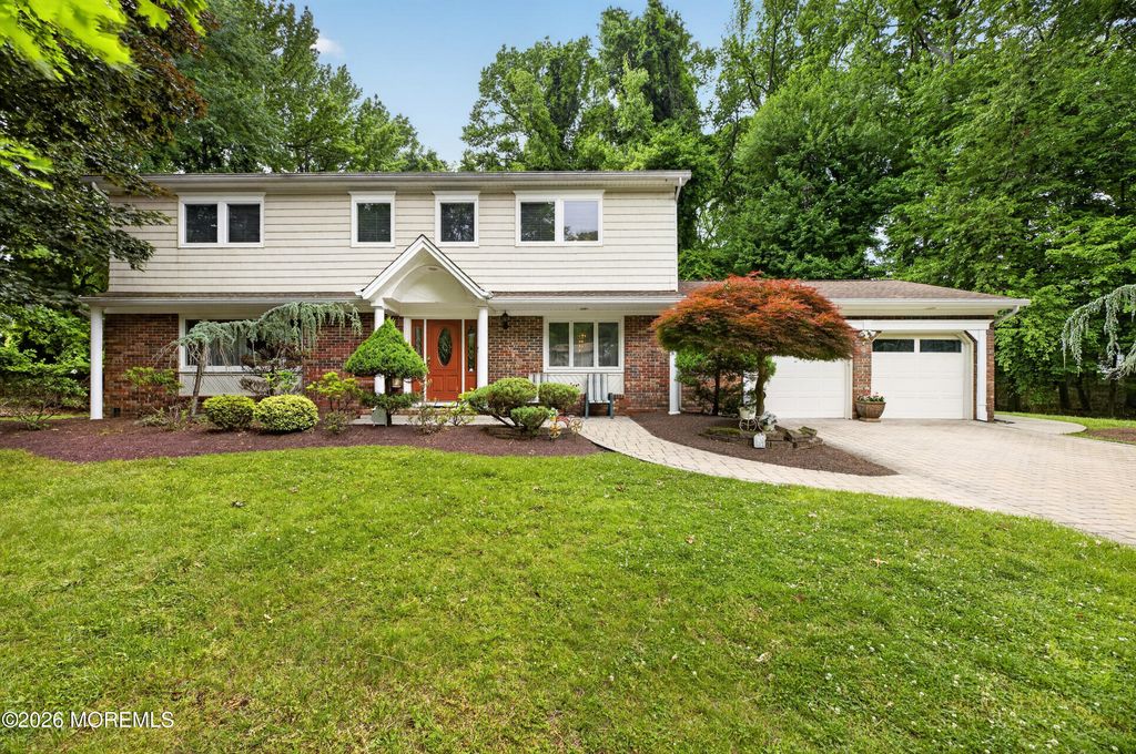 7 Kingston Terrace, Morganville, NJ 07751