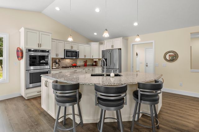 2214 Hunters Pond, Comstock Twp, MI 49048