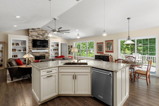 2214 Hunters Pond, Comstock Twp, MI 49048