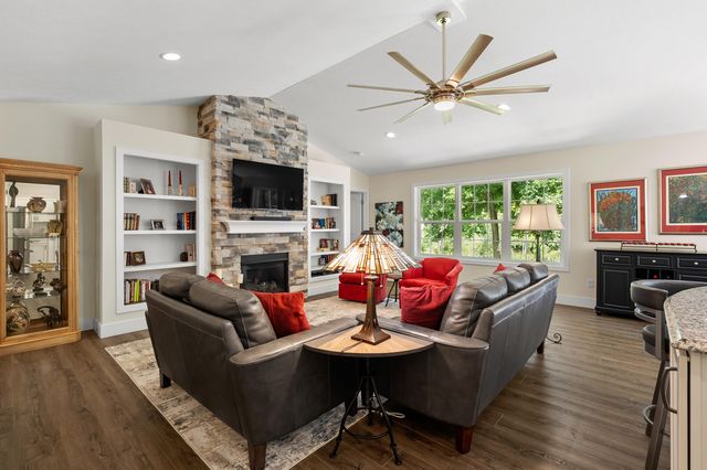 2214 Hunters Pond, Comstock Twp, MI 49048