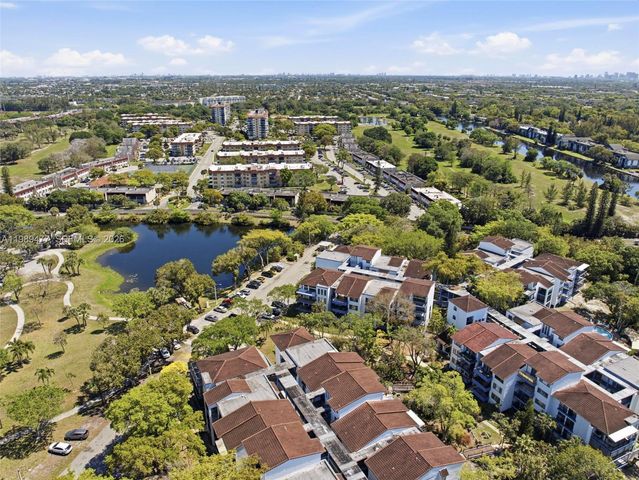 6010 S Falls Cir Dr 323, Lauderhill, FL 33319