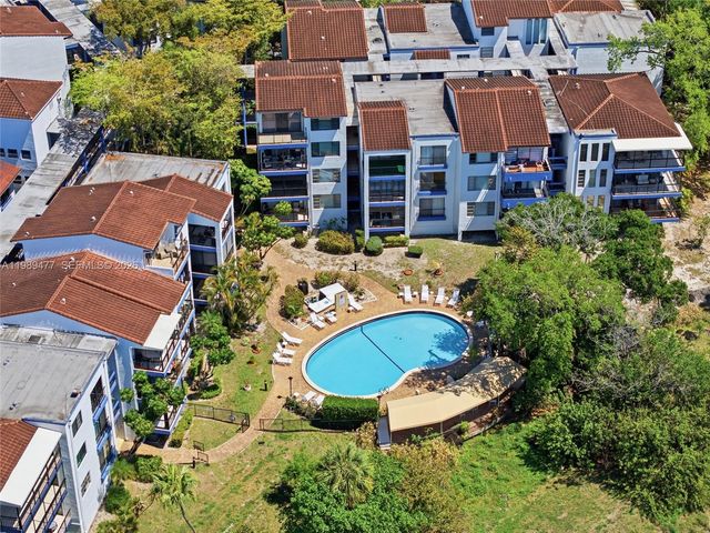 6010 S Falls Cir Dr 323, Lauderhill, FL 33319