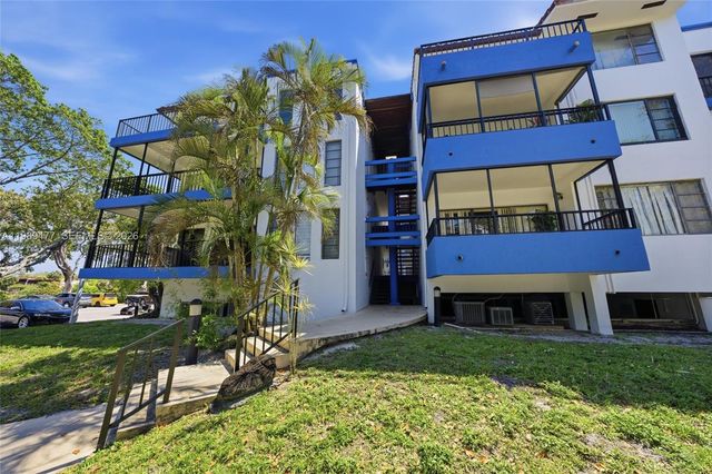 6010 S Falls Cir Dr 323, Lauderhill, FL 33319