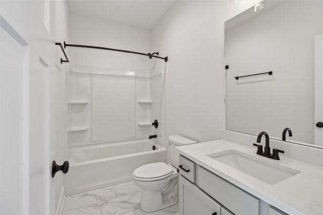 2227 Green Leaf Circle, Norwalk, IA 50211