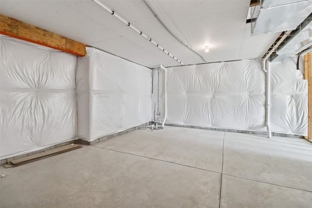 2227 Green Leaf Circle, Norwalk, IA 50211