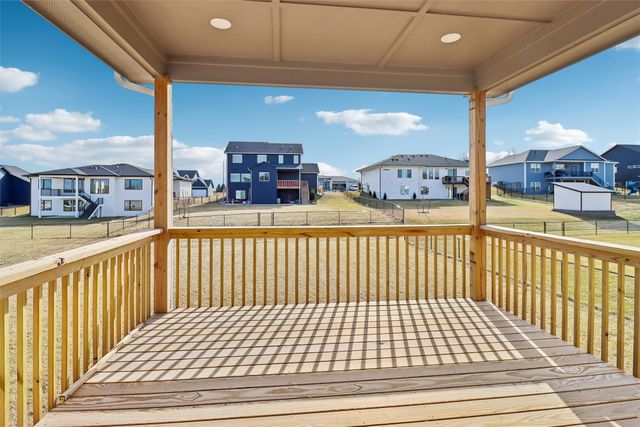 2227 Green Leaf Circle, Norwalk, IA 50211