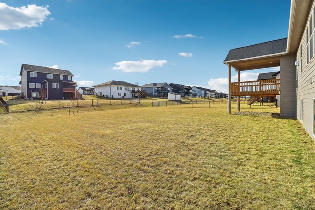 2227 Green Leaf Circle, Norwalk, IA 50211