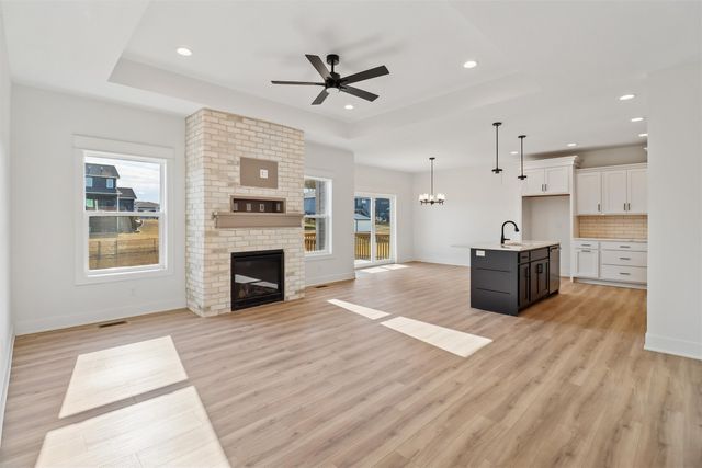 2227 Green Leaf Circle, Norwalk, IA 50211