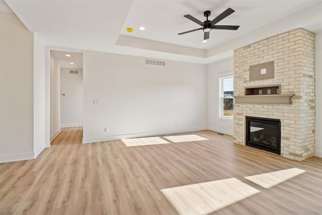 2227 Green Leaf Circle, Norwalk, IA 50211