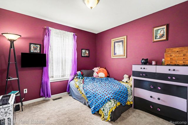 1649 S Pasadena Avenue, Ypsilanti Charter Township, MI 48198
