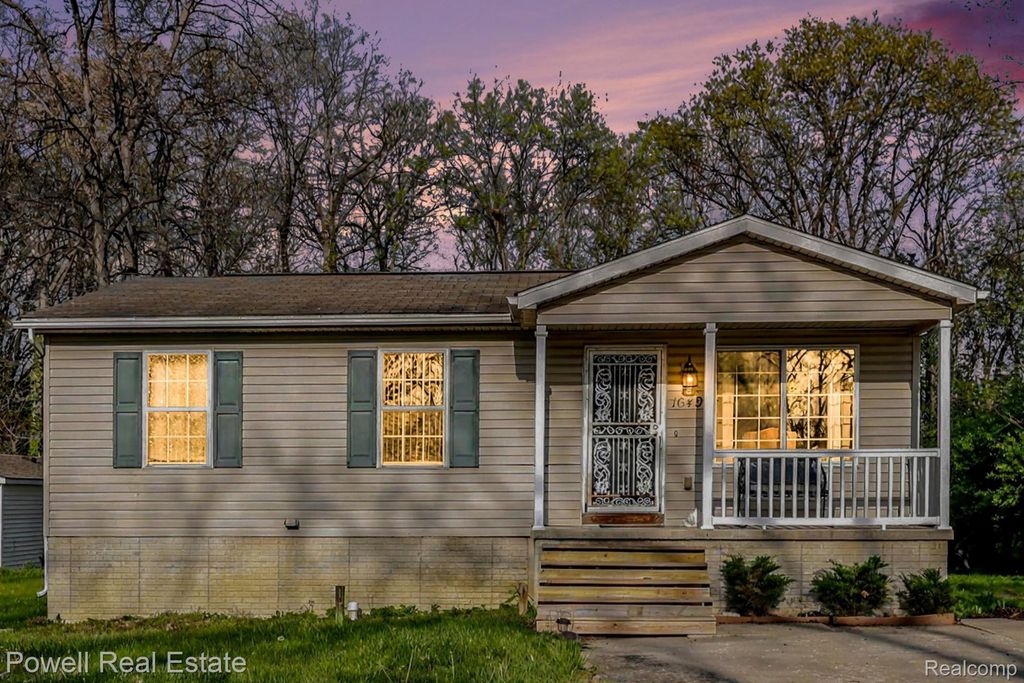 1649 S Pasadena Avenue, Ypsilanti Charter Township, MI 48198