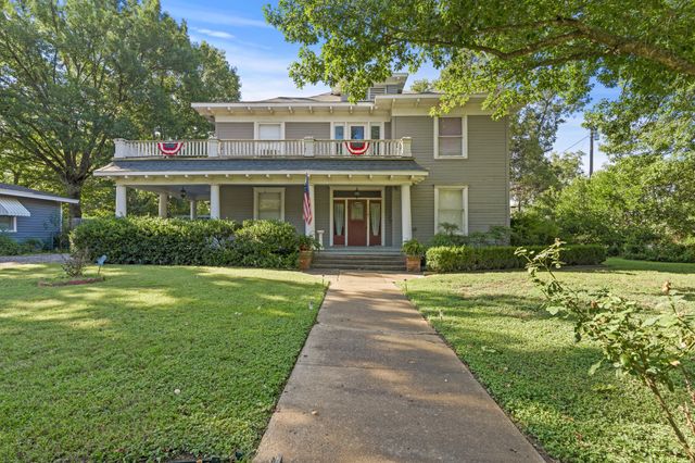 900 Park Drive, Hillsboro, TX 76645