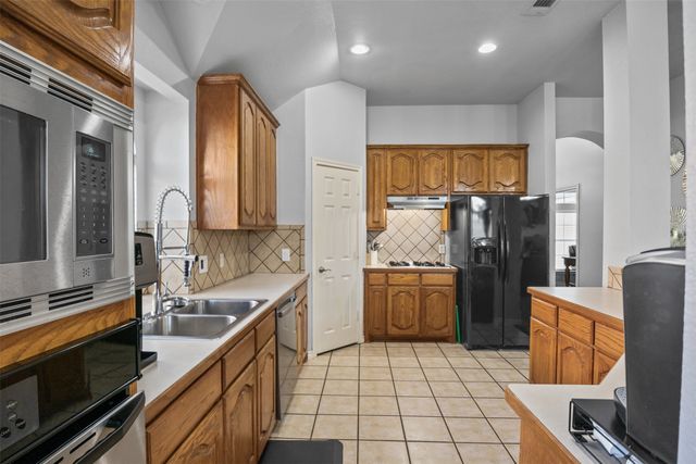 5404 Rolling Meadows Drive, Fort Worth, TX 76123