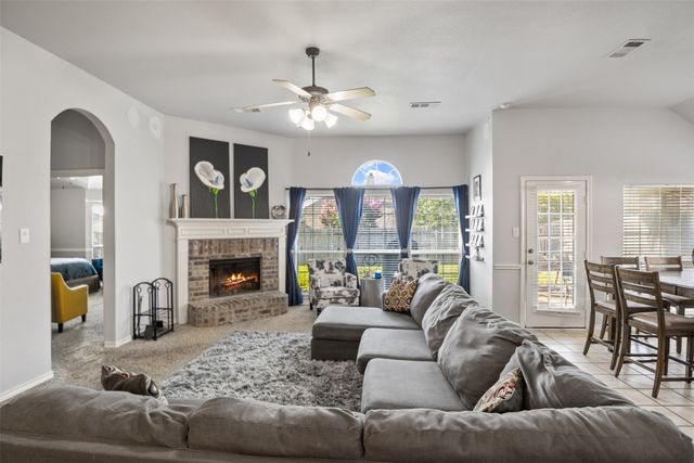 5404 Rolling Meadows Drive, Fort Worth, TX 76123
