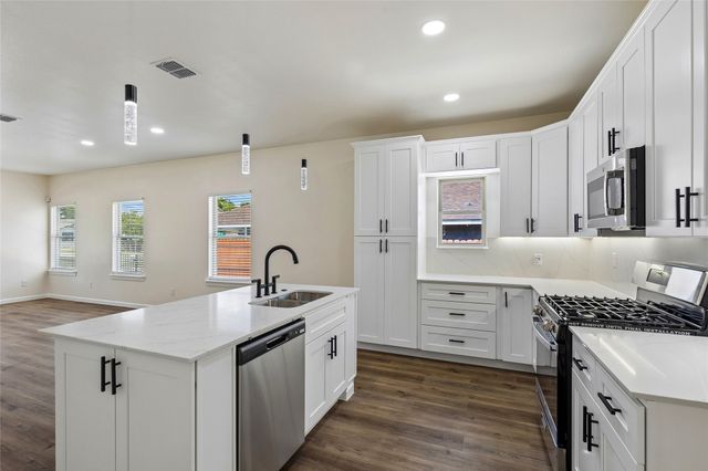 1404 E Cannon Street, Fort Worth, TX 76104