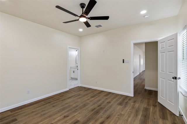 1404 E Cannon Street, Fort Worth, TX 76104