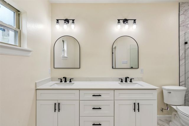 1404 E Cannon Street, Fort Worth, TX 76104