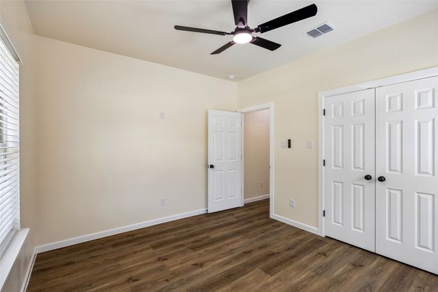 1404 E Cannon Street, Fort Worth, TX 76104