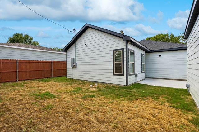 1404 E Cannon Street, Fort Worth, TX 76104
